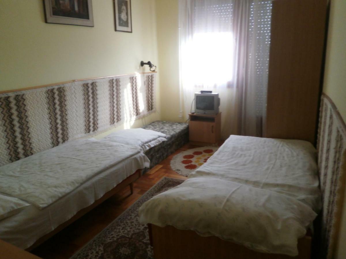 Tuenderkert Apartmanok Hajdúszoboszló Exteriör bild